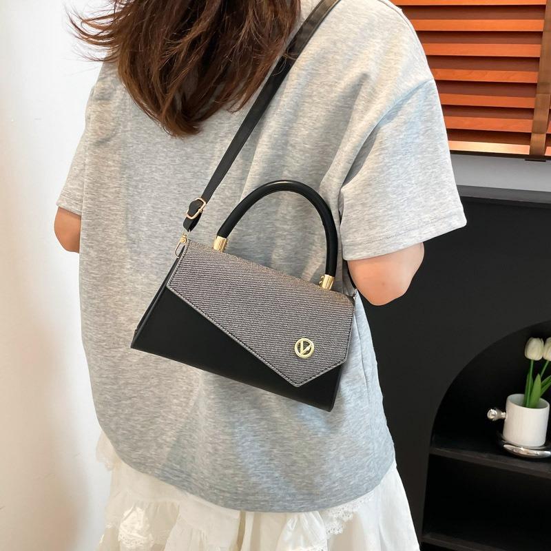 New summer fashion handbag niche versatile commuter shoulder messenger bag small square bag women