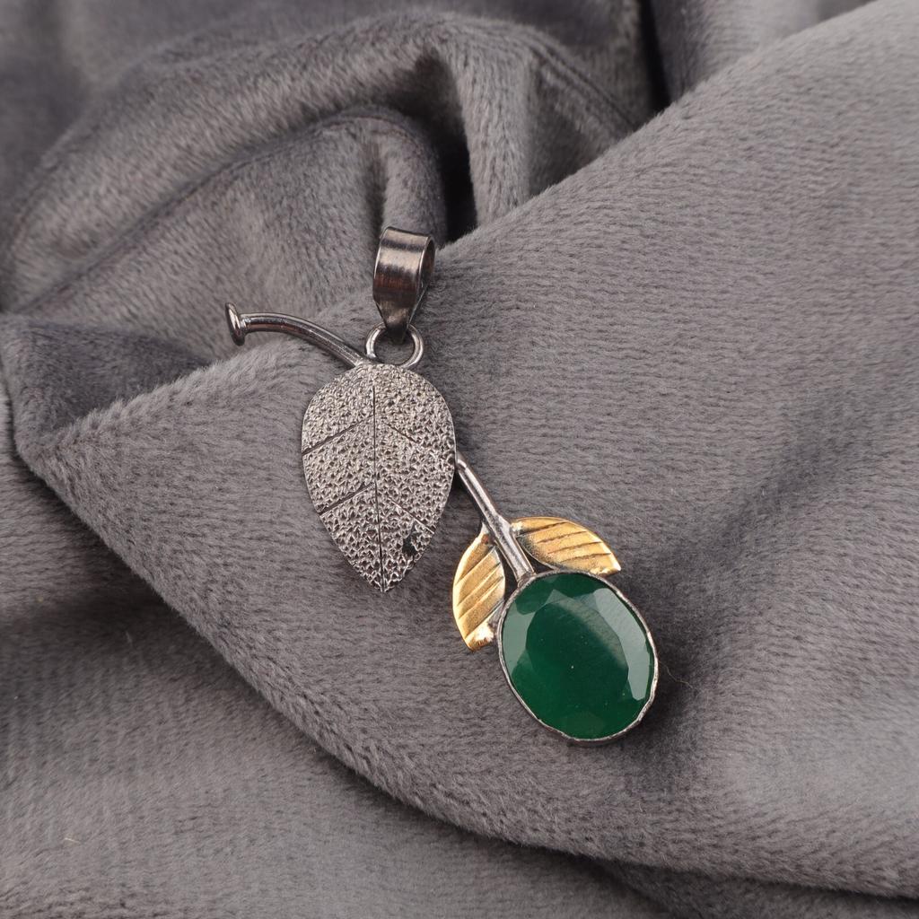 Green onyx Gemstone 925 Stamped Silver Handcrafted Leaf Shape Pendant For Women PP-55-17