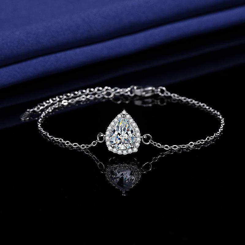 Hot-Selling Four-Leaf Clover Moissanite Bracelet for Women – Versatile, Elegant, & Perfect Gift