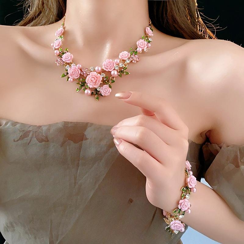 GemChic Women's Sweet Floral Rose Pearl Necklace and Bracelet Set Rhinestone Leaf Collarbone Chain Fashion Jewelry for Party Wedding
