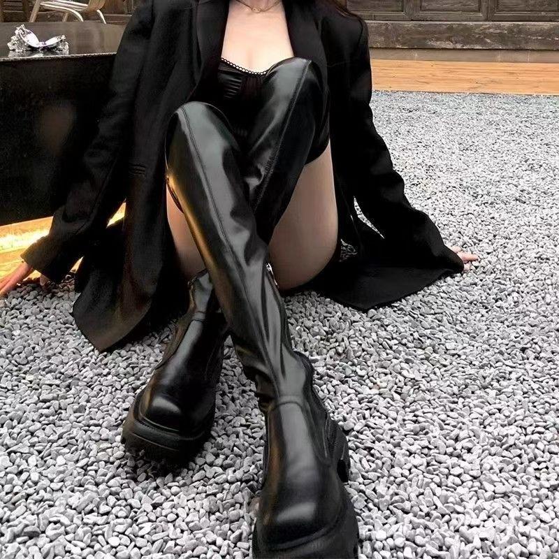 Fried Street High-value skin-friendly and breathable women's boots, popular, delicate to the touch, no excess embellishment Martin boots