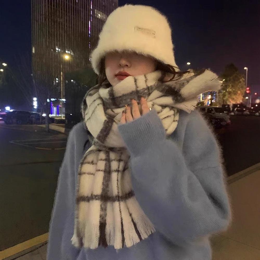 New Korean version of the atmosphere soft waxy plaid scarf women's winter casual versatile retro warm thickened student scarf