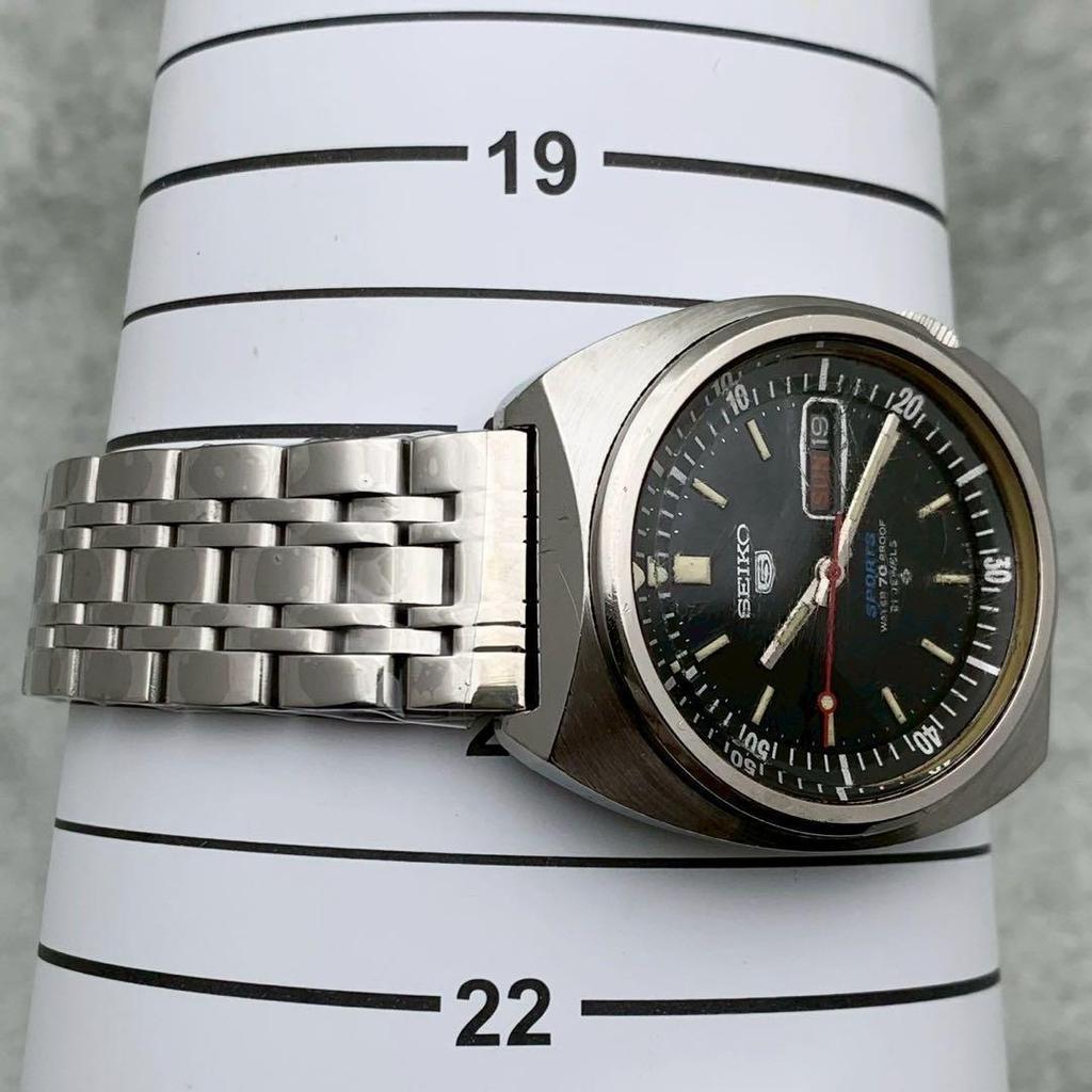 Used 1968 / Automatic / Working Seiko 5 Sports Early Model Red Hand 6119-6020