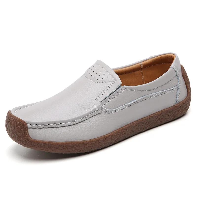 Lightweight Slip-On Soft Bean Loafers Ladies Non-Slip Mother Walking Shoes British Style Flat Genuine Leather Casual Shoes Women