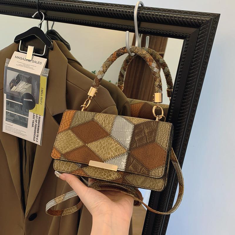 

Premium sense retro splicing underarm bag women s 2025 new popular handbag fashionable versatile small square bag коричневий