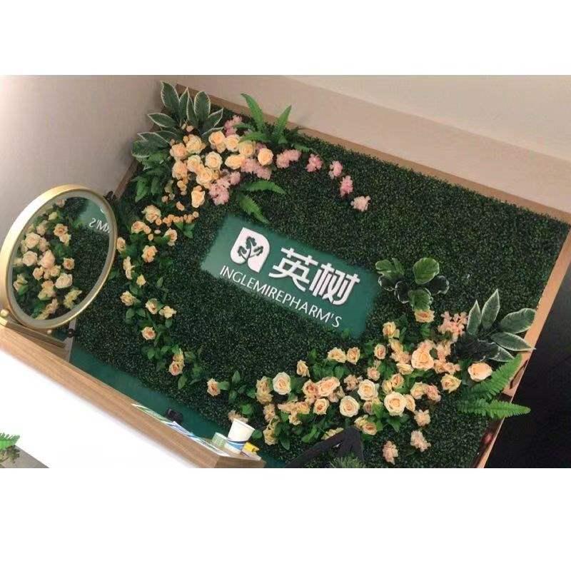 Artificial Green Wall with Roses for Indoor/Outdoor Decor
