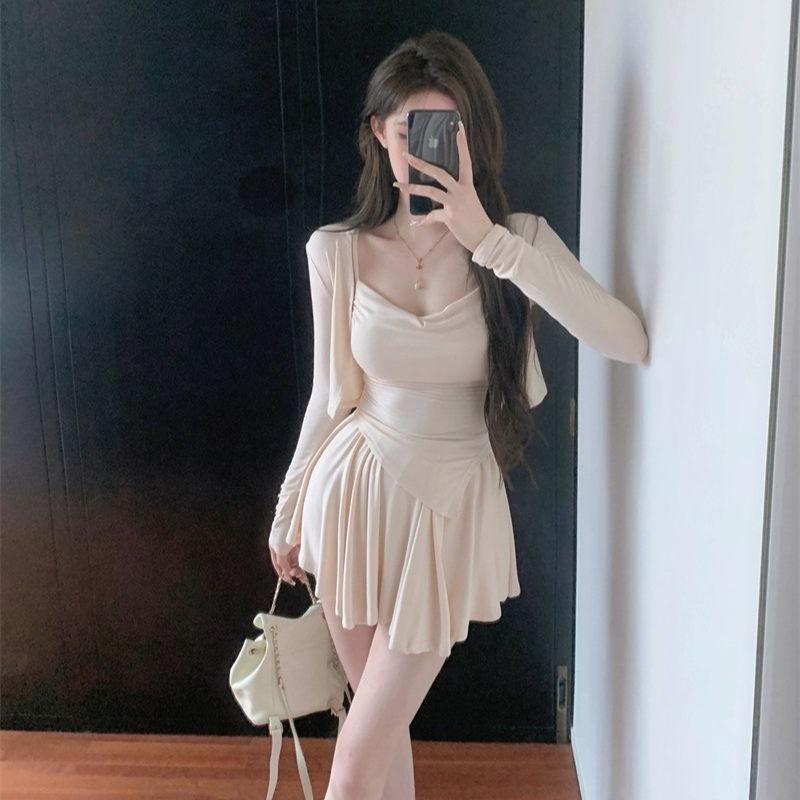Spring and summer new temperament suit women's sunscreen cardigan with suspender vest top pleated short skirt three-piece set
