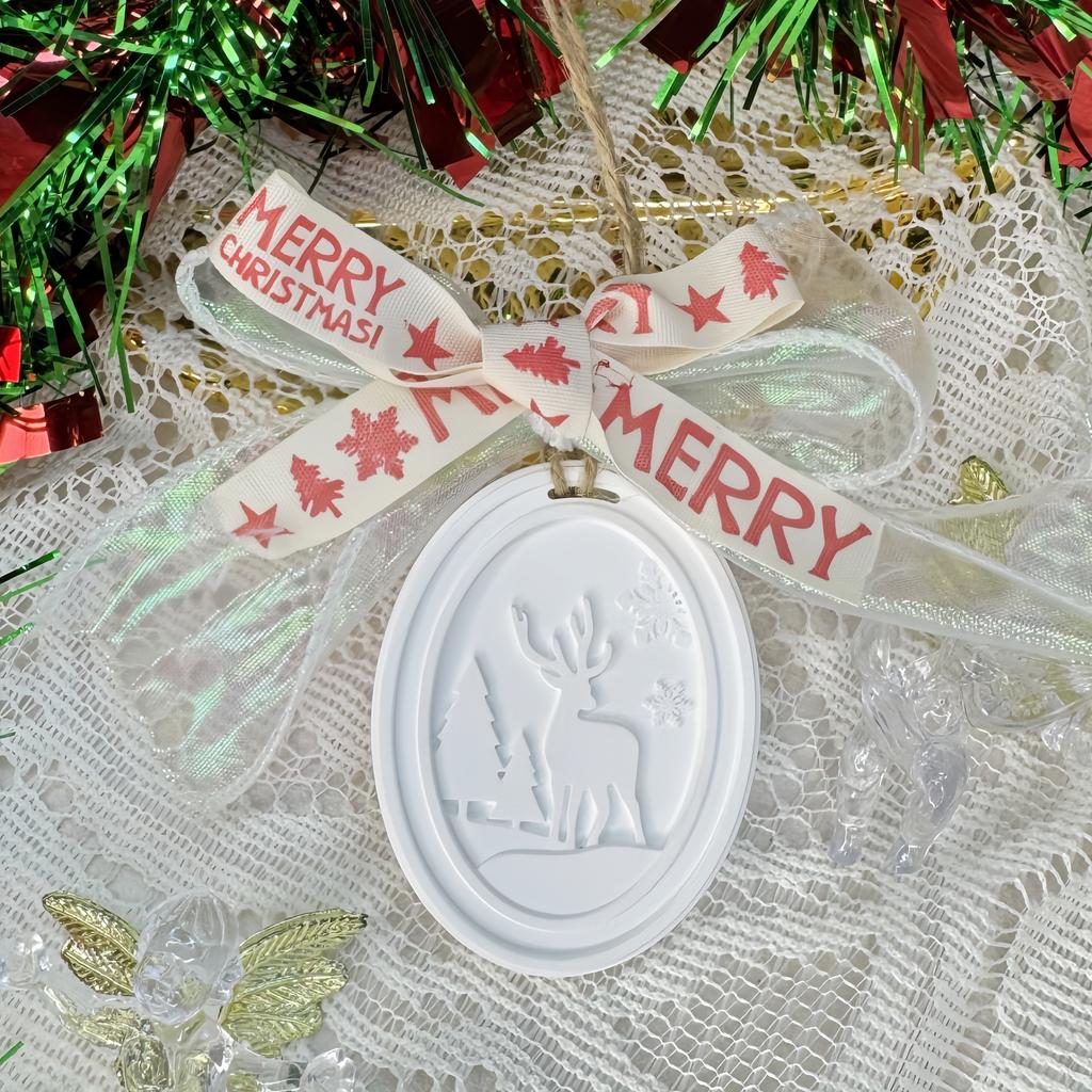 1pcChristmas Reindeer Car Plaster Aromatherapy Car Interior Christmas Tree Hanging Decoration Bathroom Bedroom Wardrobe Diffuser