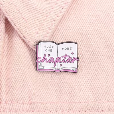 Nur noch ein Kapitel Emaille-Anstecker Kreatives Buch Bücherwurm Lesebegeisterte Brosche Revers Rucksack Abzeichen Schmuck Geschenk für Freunde
