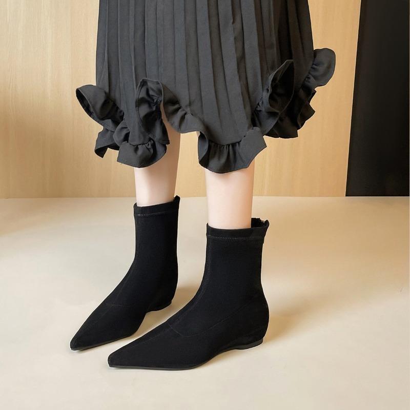 Flache Sockenstiefel, Schmale flache Stiefel, Elegante spitze Stiefeletten, Damenschuhe