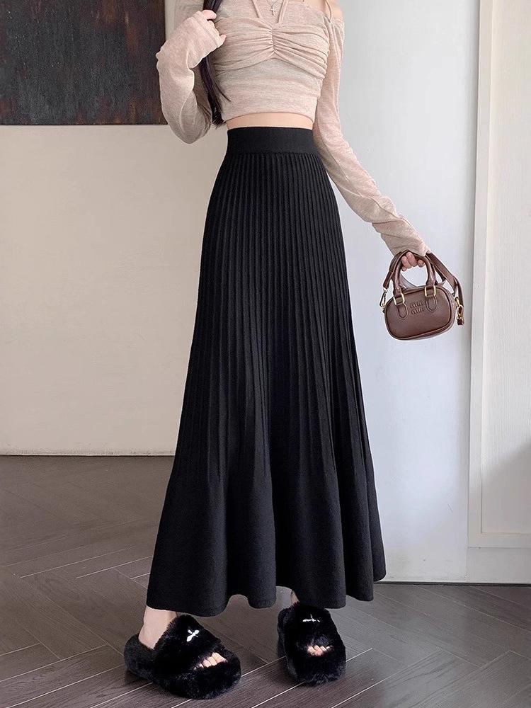 2025 Autumn/Winter Women's A-line Pleated Knit Skirt - Long, Simple, Big Hem Umbrella Design