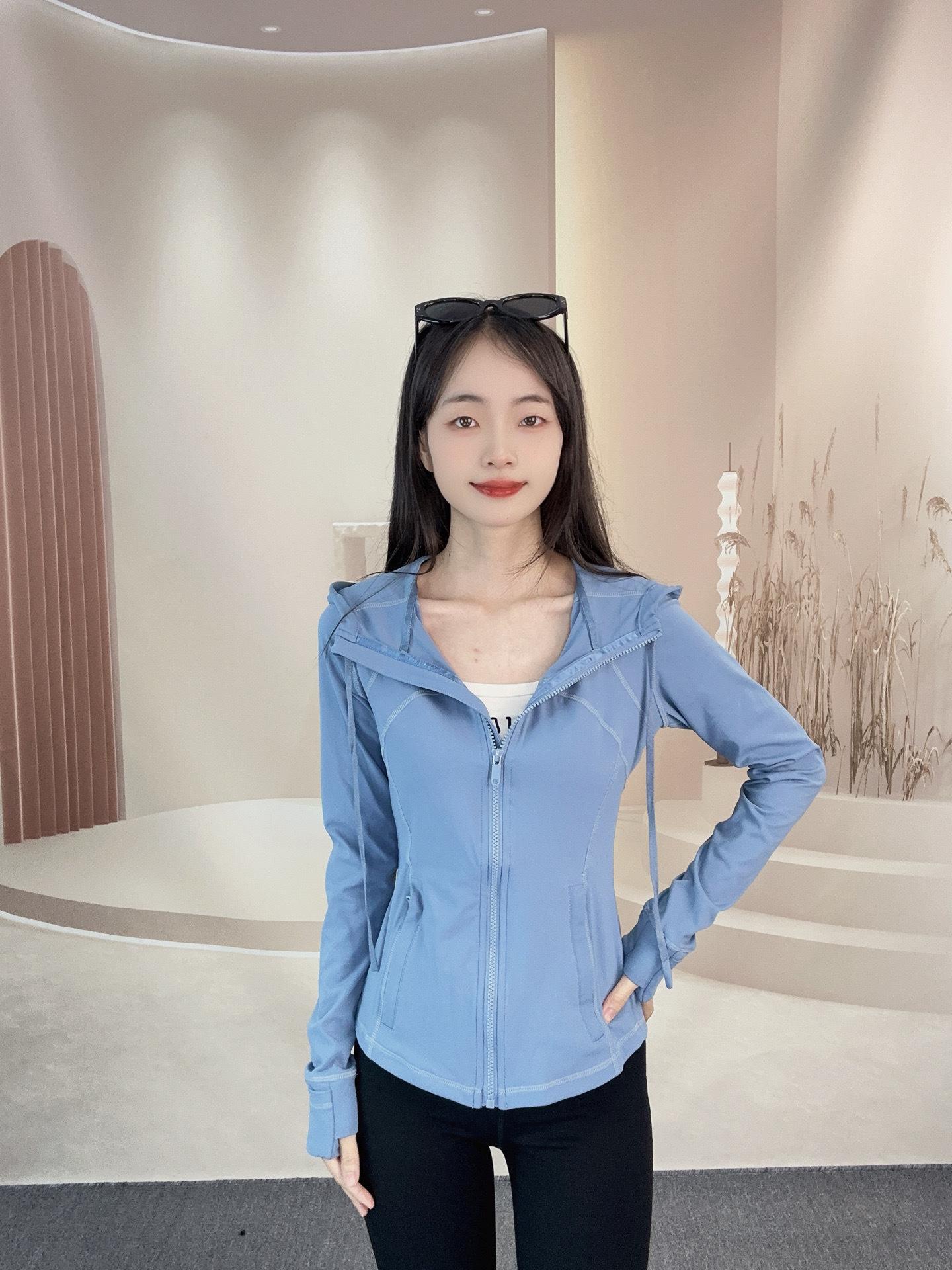 

Женская спортивная куртка-худи SWIFT SPEED облегающего кроя, эластичная, с принтом Extra Large / Size 8