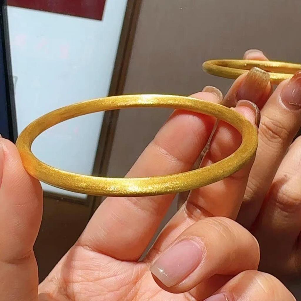 New Heritage Silk Brushed Light Circle Solid Bangle