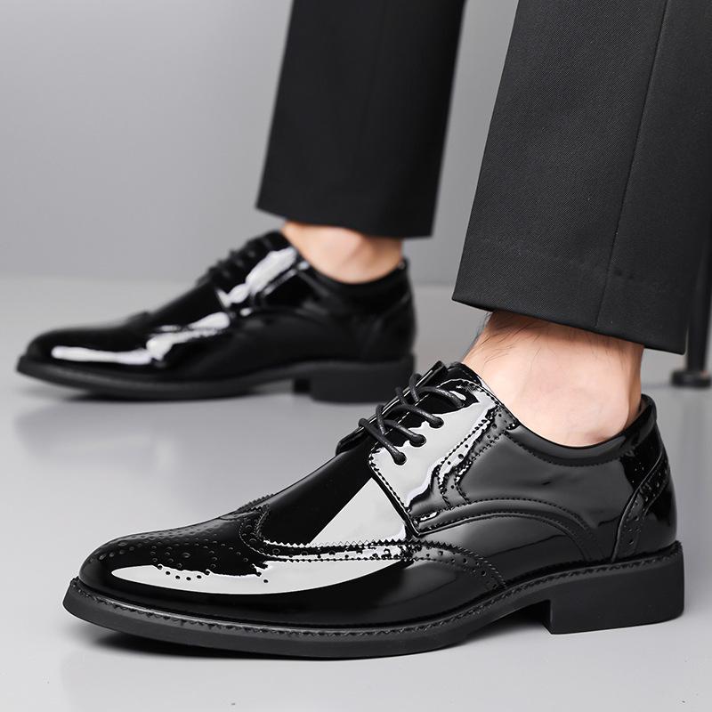 2025 New Carved Brock British Patent Leather Business Dress Leather Shoes Men's Lace-Up Derby Shoes Pointed Youth