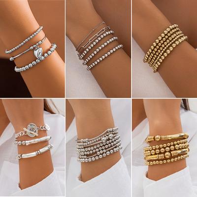 Stapelarmband-Set mit Herzanhänger und Perlen, Modeschmuck, minimalistisches Zubehör, mehrlagig, verstellbare Armbänder für Frauen und Mädchen, trendiges Charm-Geschenk