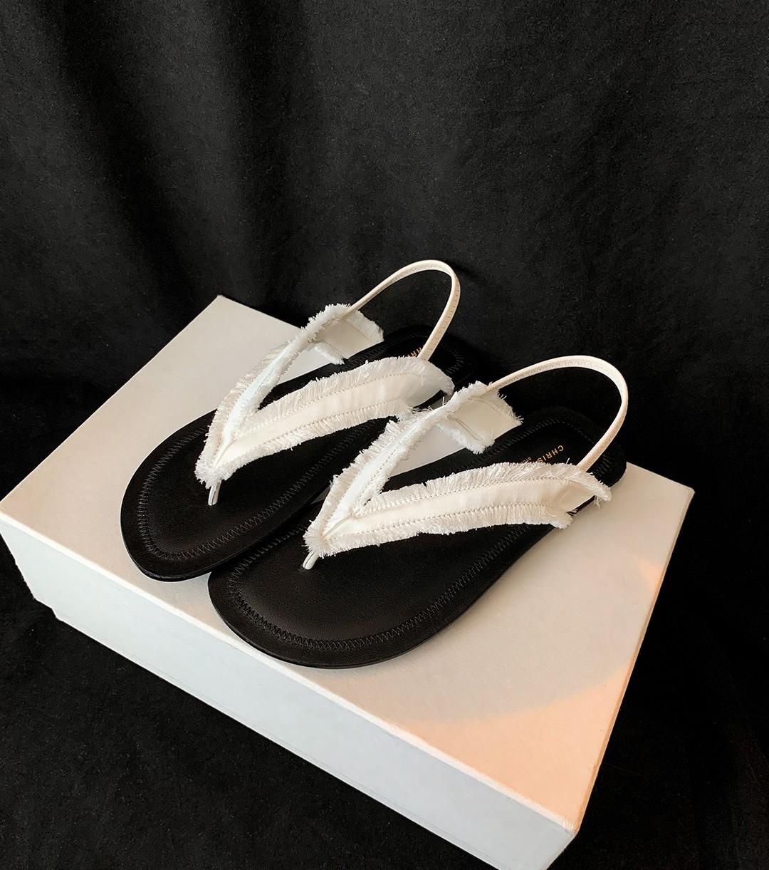 

Spot second hair! Fashion versatile new minimalist silk and satin beard edge flat toe sandals women s shoes summer 40 белый