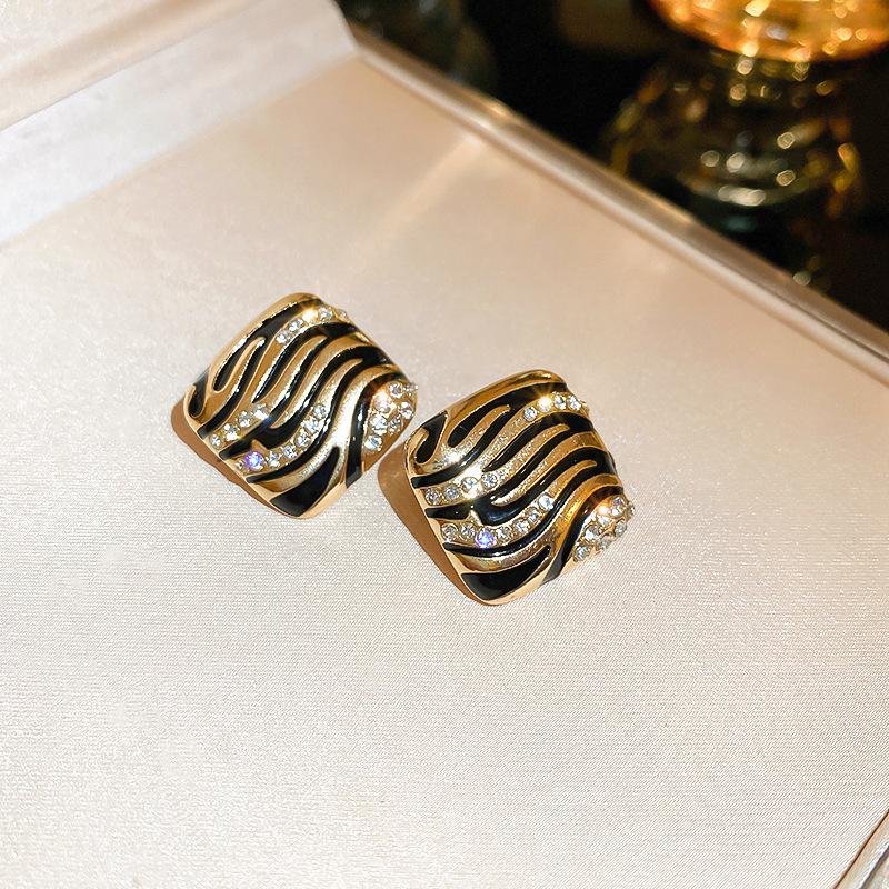 Silver Needle Vintage Pearl and Rhinestone Flower Earrings - French High-End Niche Court Style