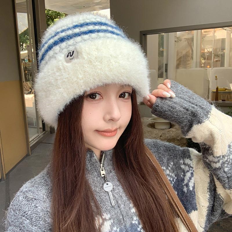 Autumn and Winter New Plush Knitted Hat Trendy Small Hat Women's Warm Student Party Versatile Wool Hat