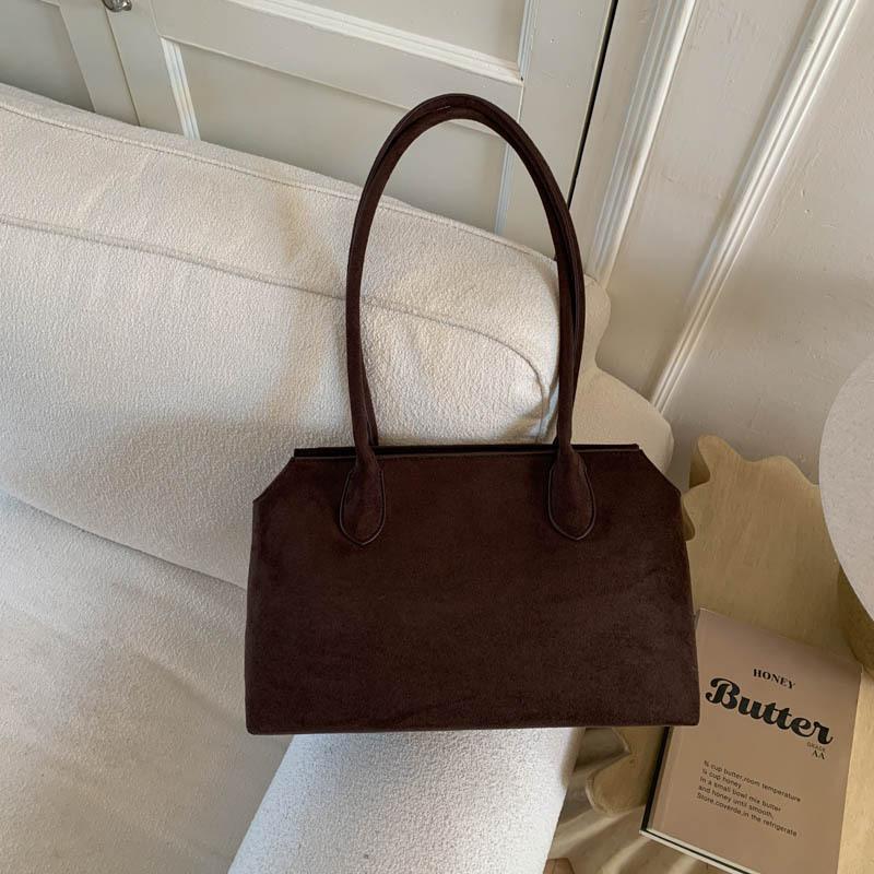 

Korean niche design briefcase women s bag 2025 new retro large-capacity commuter shoulder bag fashionable underarm bag чёрный