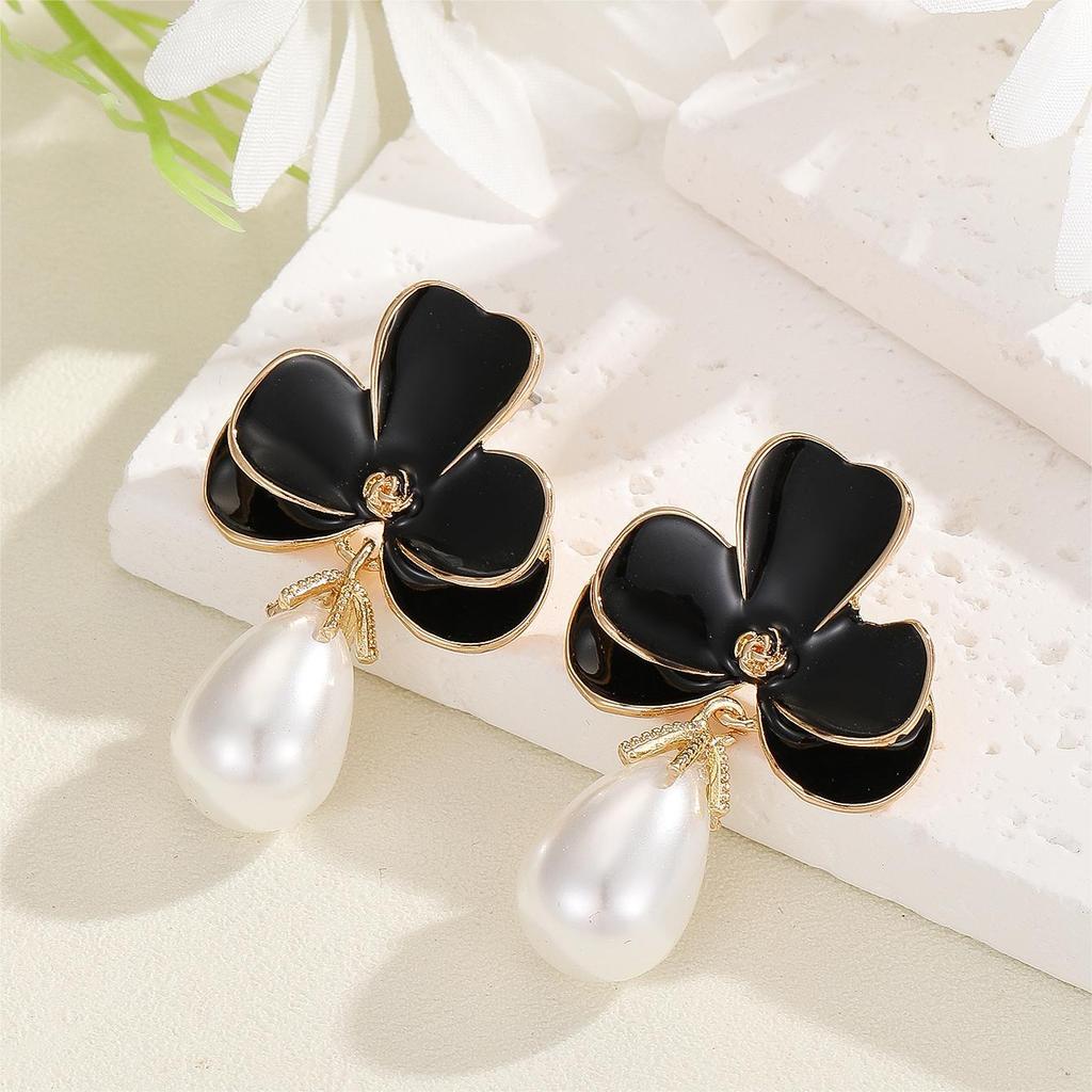 Women's Fashion Petal Earrings