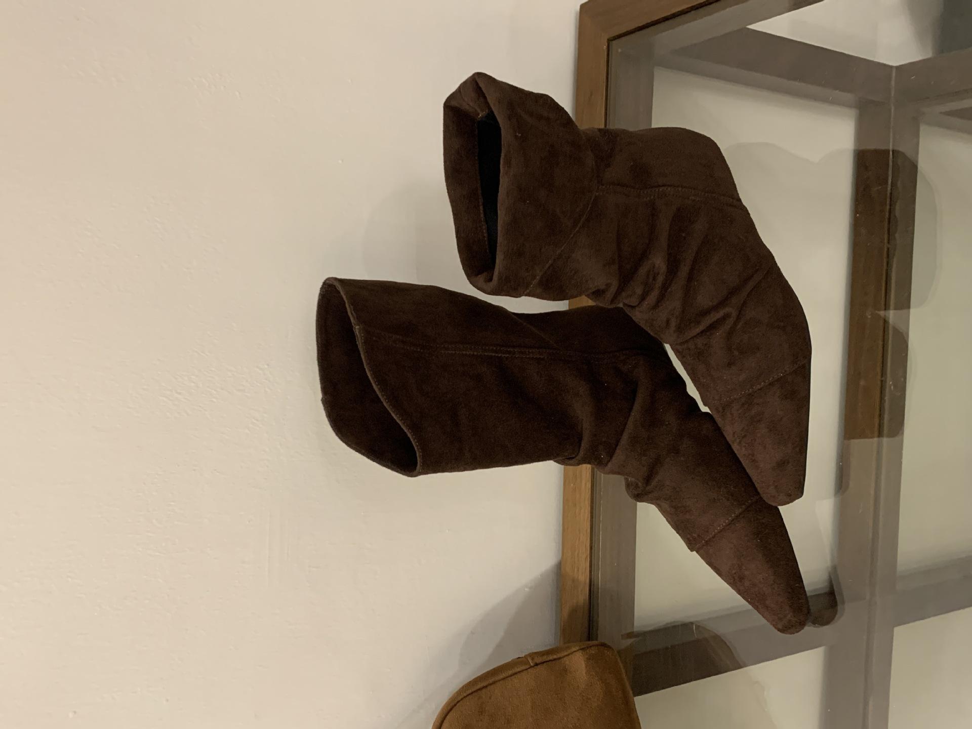 

2025 Autumn Square Head Suede Pile Boots Low Tube Skinny Low Heel Two Wear Chelsea Martin Folded Women s Boots 39 коричневый