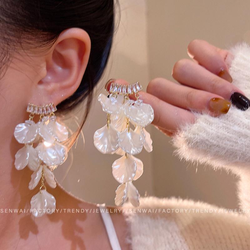Korean super flash zircon flower break fringed earrings women s niche design stud earrings exquisite earrings
