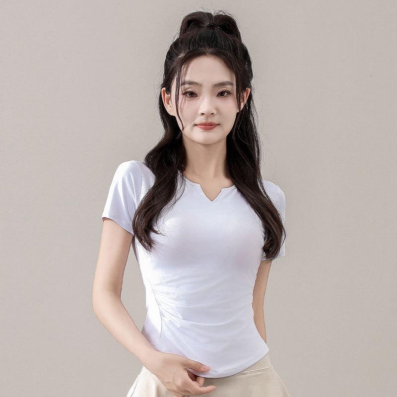 Damen Sommer Sportbekleidungsset: Schnelltrocknendes Tennis-, Badminton-, Yoga- und Lauf-Outfit mit kurzärmeligem Oberteil und Rock.