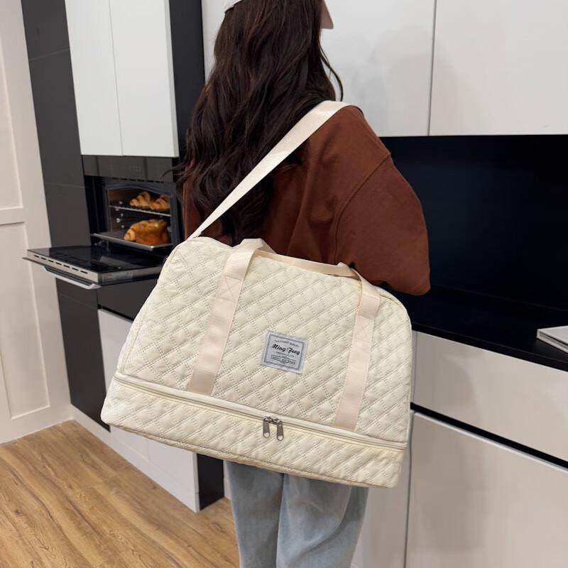 Diamond Pattern Large Capacity Travel & Sports Bag