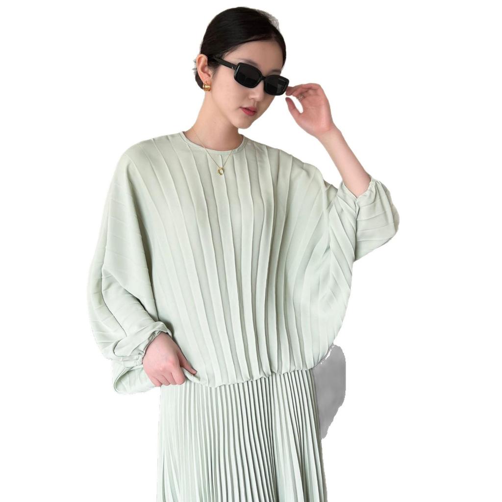 High-End 2026 Pleated Plus Size Loose Shirt - Versatile for Autumn and Spring Lazy Casual Style