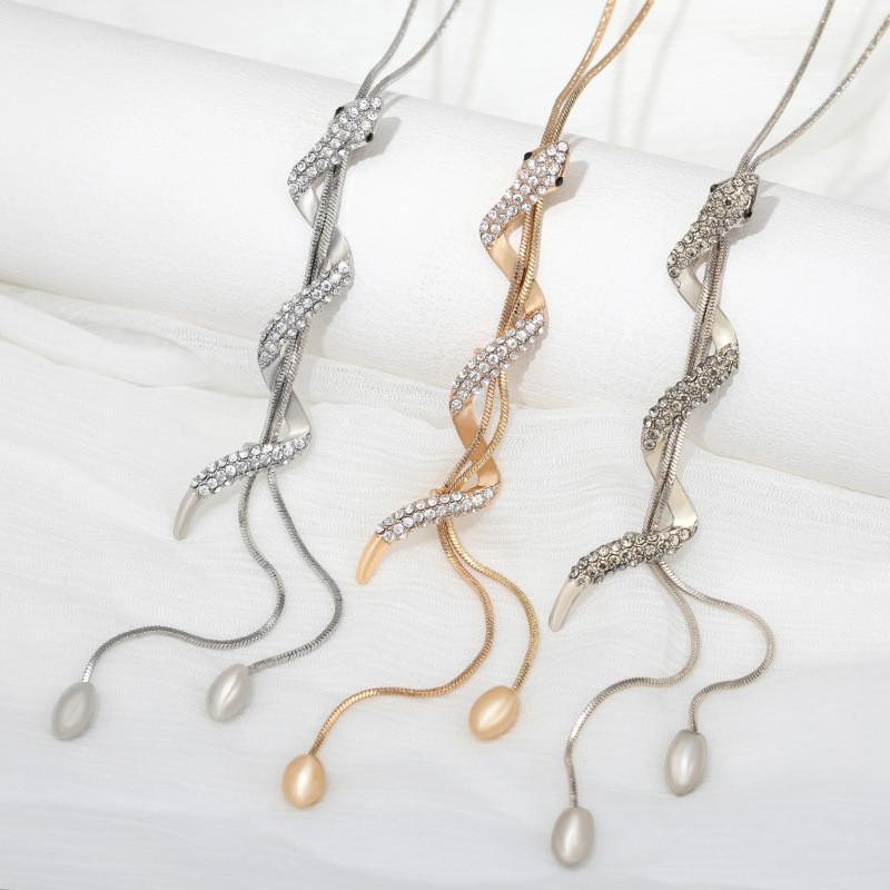 Elegant Snake Pendant Necklace For Women Autumn And Winter Fashion Accessories