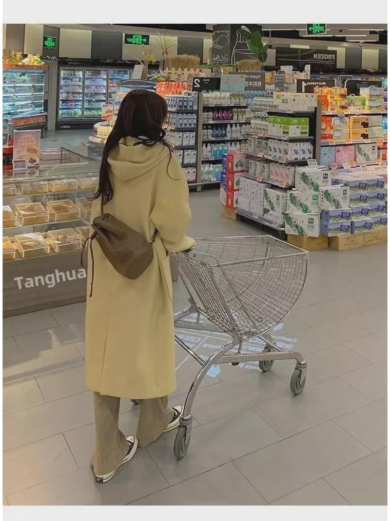 2023 Women's Mid-Length Hooded Wool Coat with Horn Buttons - Trendy Autumn/Winter Fashion