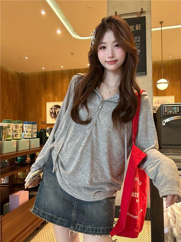 Korean-Style V-Neck Hooded T-Shirt for Women - Casual Loose Fit, Half-Buttoned, Early Autumn Top