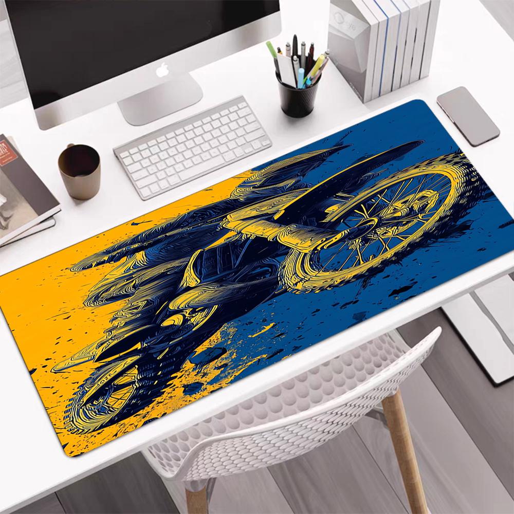 Tappetino per Mouse a Tema Moto da Fuoristrada, Base in Gomma Antiscivolo, Multifunzionale per Ufficio e Casa, Perfetto per la Personalizzazione dello Spazio di Lavoro.