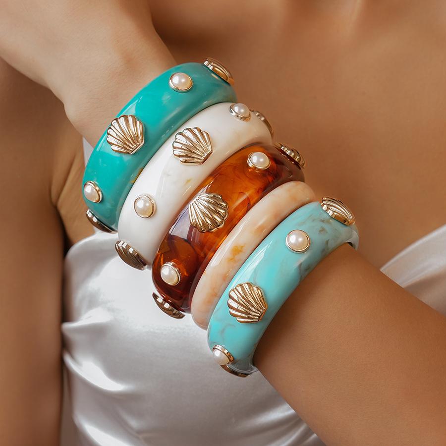 European and American Irregular Geometric Printing Diamond-encrusted Resin Bracelet Light Luxury High-end Bracelet Exaggerated Temperament Jewelry