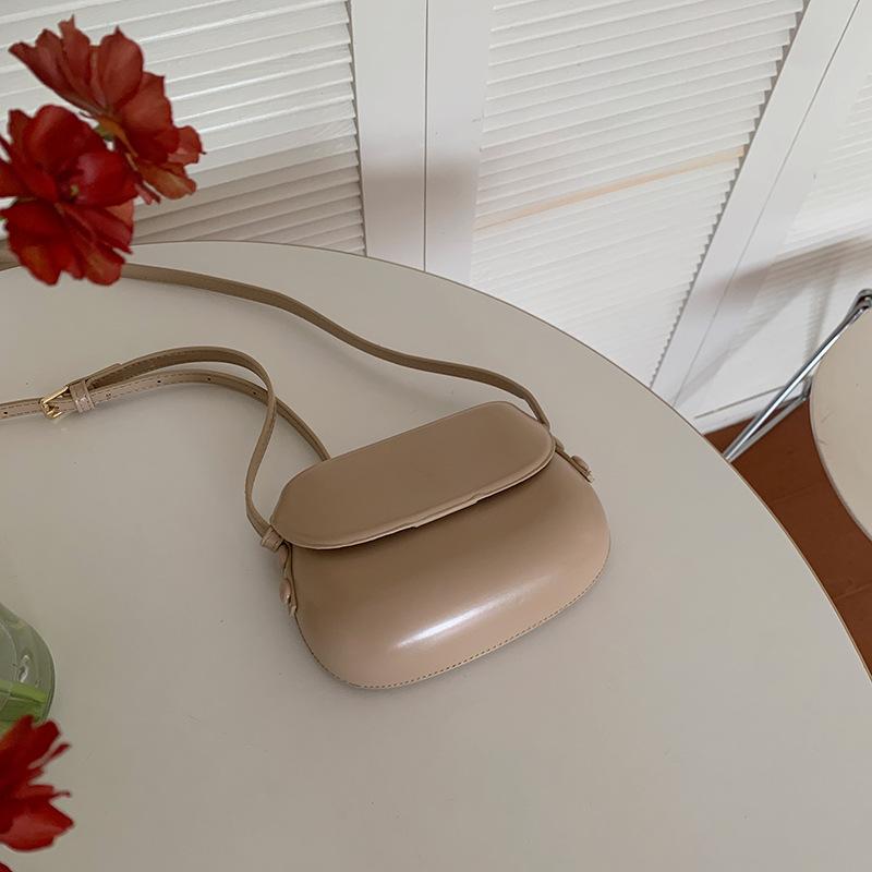 

2025 summer new Korean retro ins red saddle bag crossbody small bag women s versatile simple mobile phone bag абрикосовый