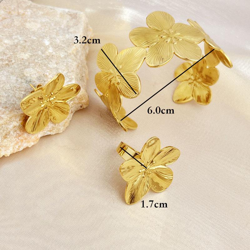 Vintage Flower Shaped Zircon Sets Women Choker Necklace Cuff Bracelet Stud Earrings Adjustable Rings Gold Silver Color Zircon