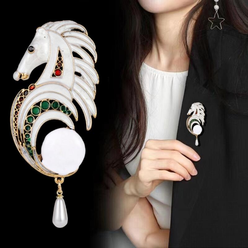 Horse Pearls Brooch Rhinestones Embellished Alloy Accessory Stylish Fashion Jewelry Gift