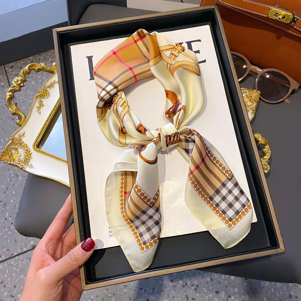 Silk scarf women's neck new scarf with coat 70 small square scarf scarf mother high-end scarf