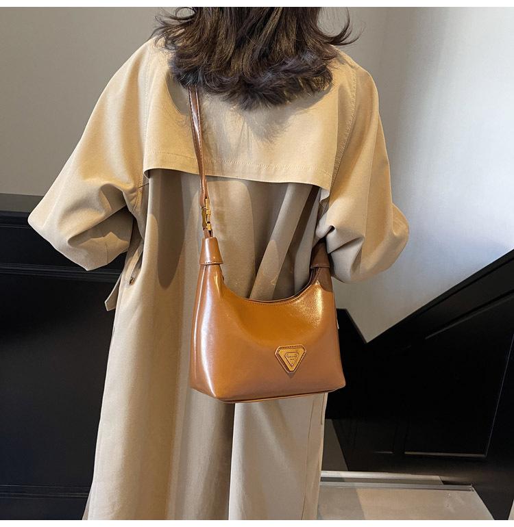 

Versatile Women s Square Bag - 2025 Autumn/Winter Collection: Elegant Handheld & Crossbody Dumpling Bag