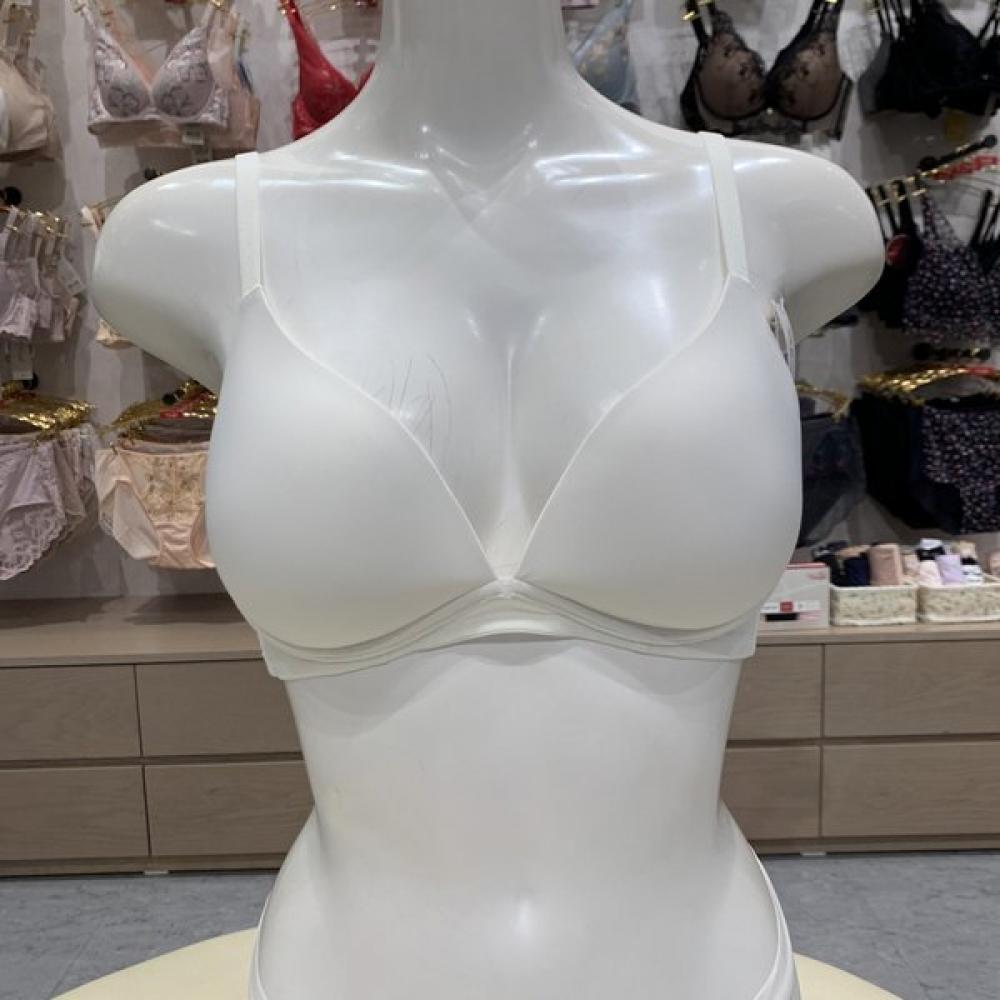 Triumph Женский Бюстгальтер без косточек ivory inviSible tcbS111849gt 80A