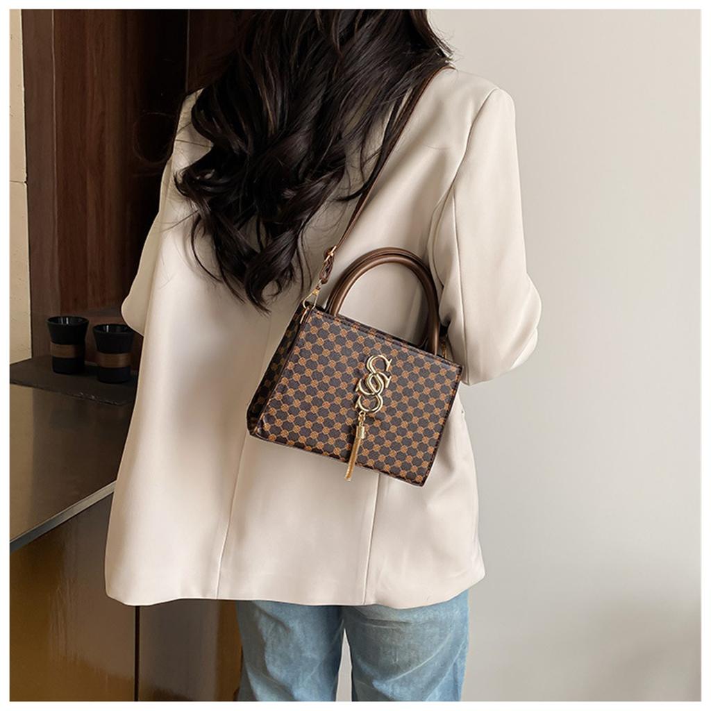 Letter Tassel Trend Fashion Retro Print Fashionable One Shoulder Handbag Small Square Women's Bag