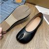 Fashion Split Toe Flat Shoes Woman Casual Tabi Ninja Flats Soft Leather Slip On Woman Trotters Moccasins Slippers Soft Bottom Loafers