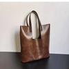 2024 new women's bag Korean version large bag black pleated texture shoulder bag handbag fashionable and simple commuter tote