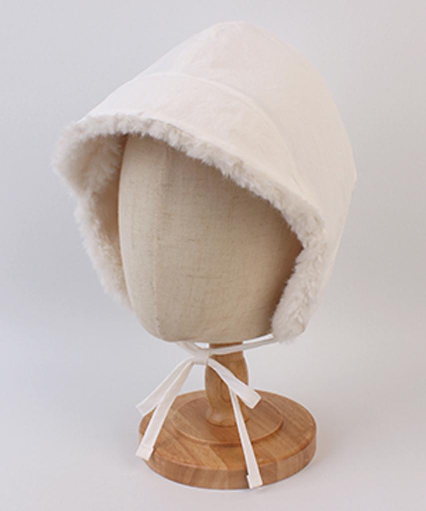 Yunibeosyeolkemiseuteuli Bio Poly Fur White Bonnet Hat