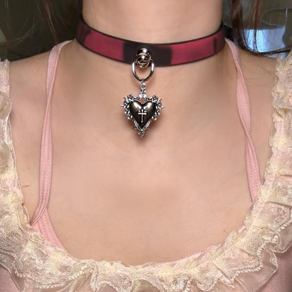 Chique Pittige Meisje Leren Bel Choker Ketting – Uniek Minderheidsontwerp