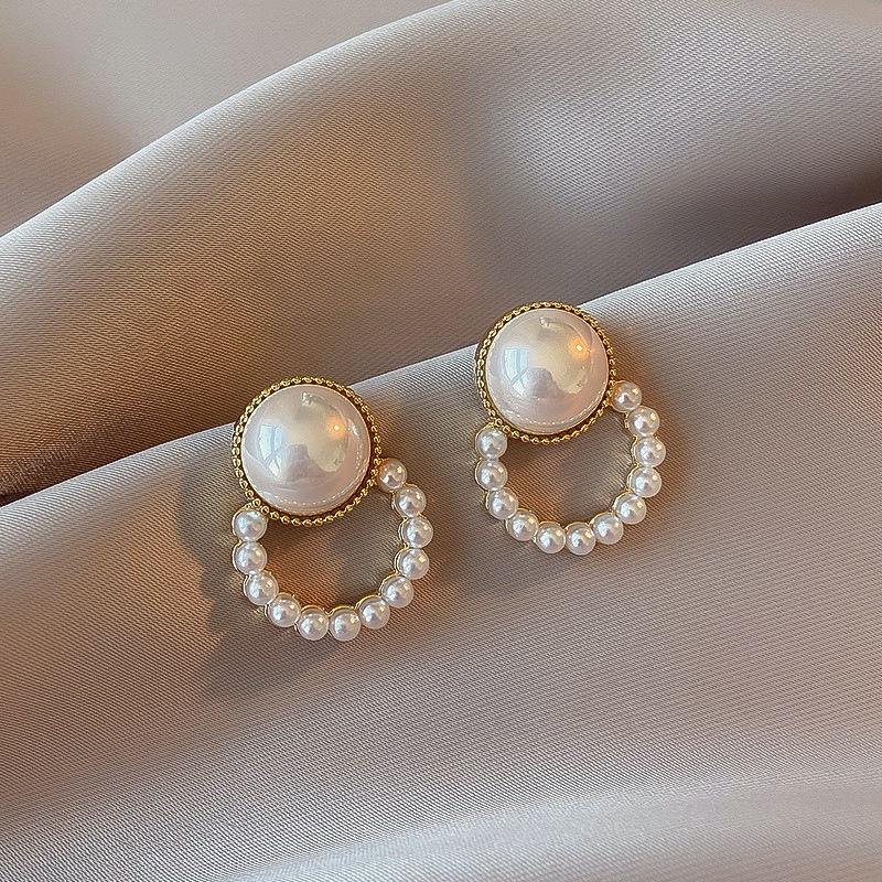 

Роскошные серьги-банты из барочного жемчуга с бриллиантами - трендсеттер 2025