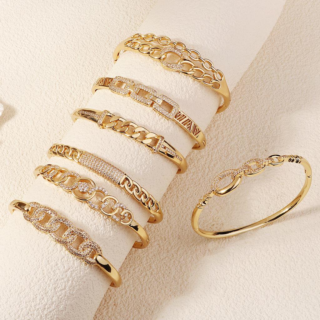 Luxury Hollow Rhinestone Open Cuff Bracelet For Women Elegant Versatile Metal Fashion Jewelry High End Accessory