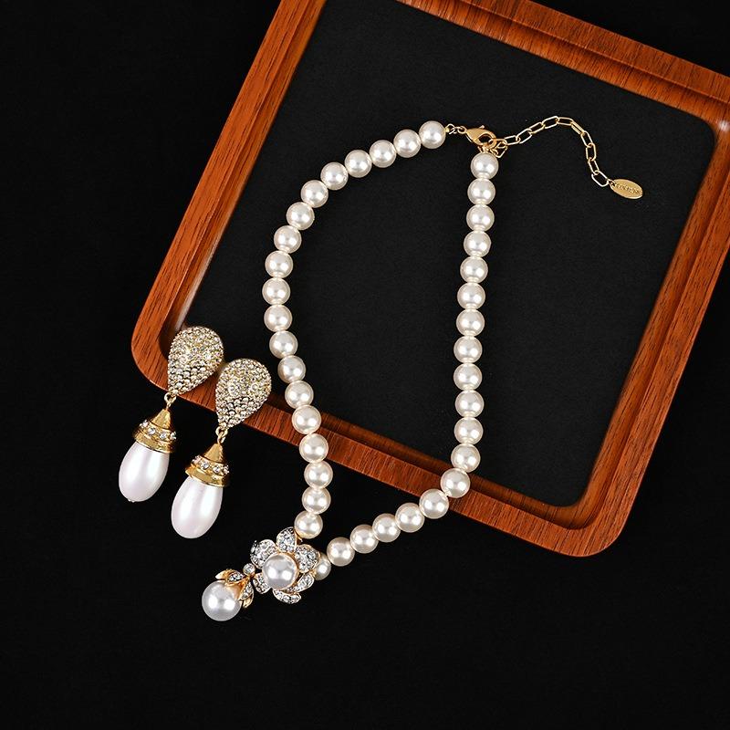 Retro Fashion Simple Pearl Necklace, Long Temperament High-end Light Luxury Jewelry Earrings