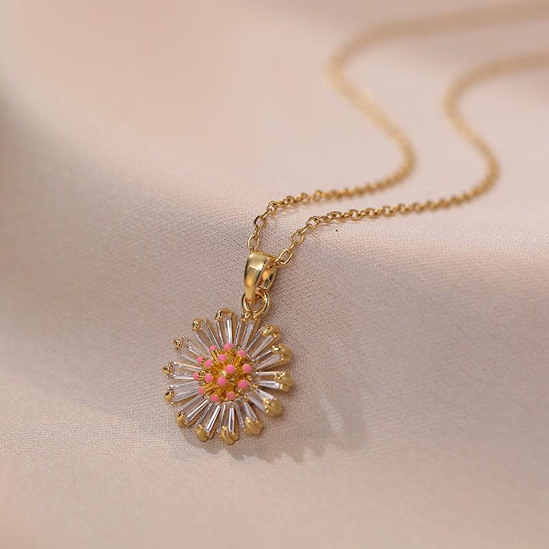 Women's Fashion Heart Pendant Necklace - Elegant, Simple Design, Versatile Clavicle Chain Jewelry