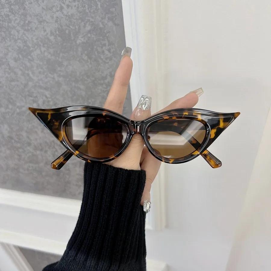 Fashion Cat Eye Sunglasses Women Men Brand Designer Luxurious Sun Glasses Female Outdoor Casual Travel